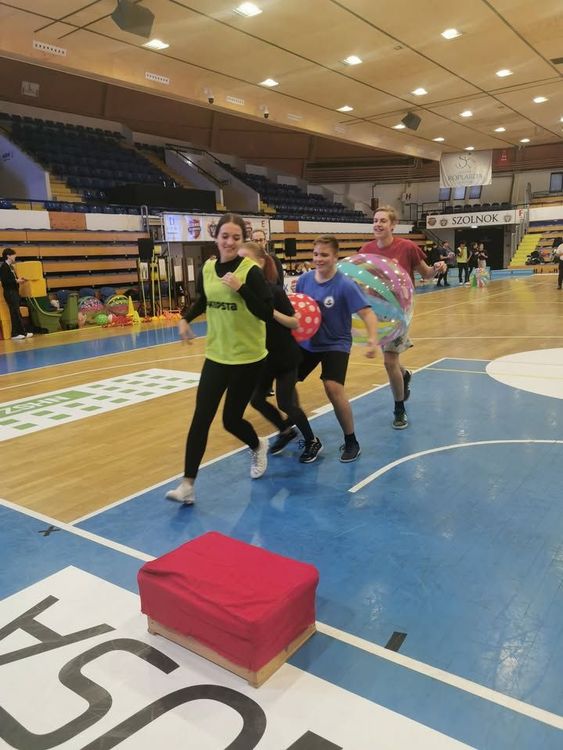 Belépés Nemcsak Tornacipőben játékos sportvetélkedő