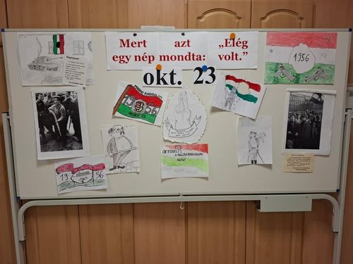 A mai napon méltó módon emlékeztünk meg iskolánkban az 1956-os forradalom és szabadságharcról.
